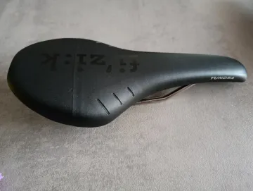 Używany Fizik Tundra M3 Saddles & Seatposts