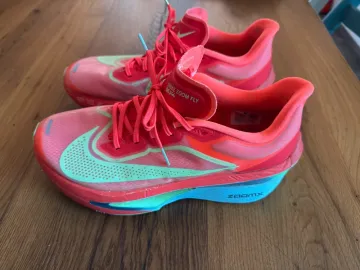 Used Nike Zoomfly 6 Running Shoes