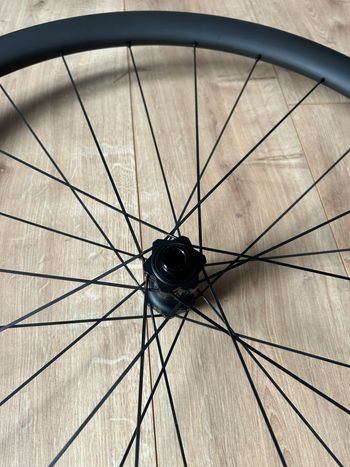 Używany Reverse Components 32|GR Carbon Wheelset 2024 bike — zdjęcie 8 z 8
