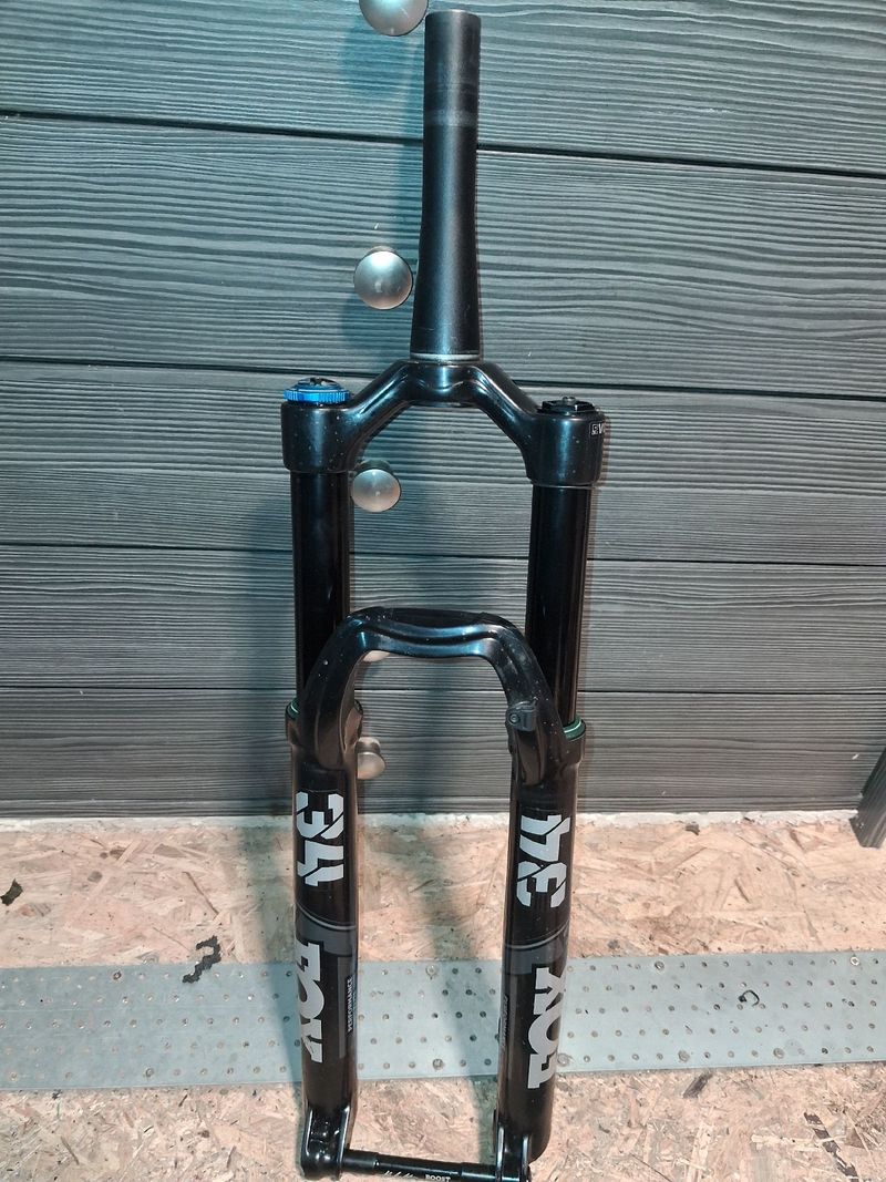 Used Fox Performance Elite 34 Float 29 140 2021 bike — image 1 of 5