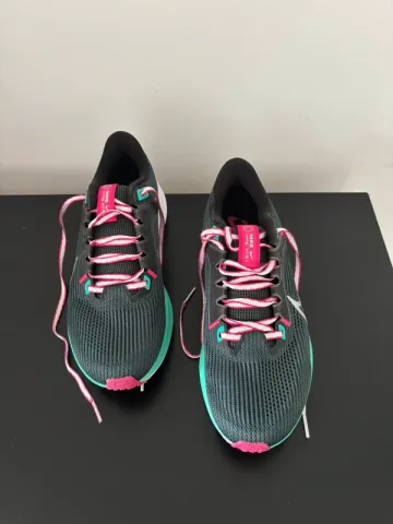Tweedehands Nike Pegasus 40 bike — afbeelding 1 van 4