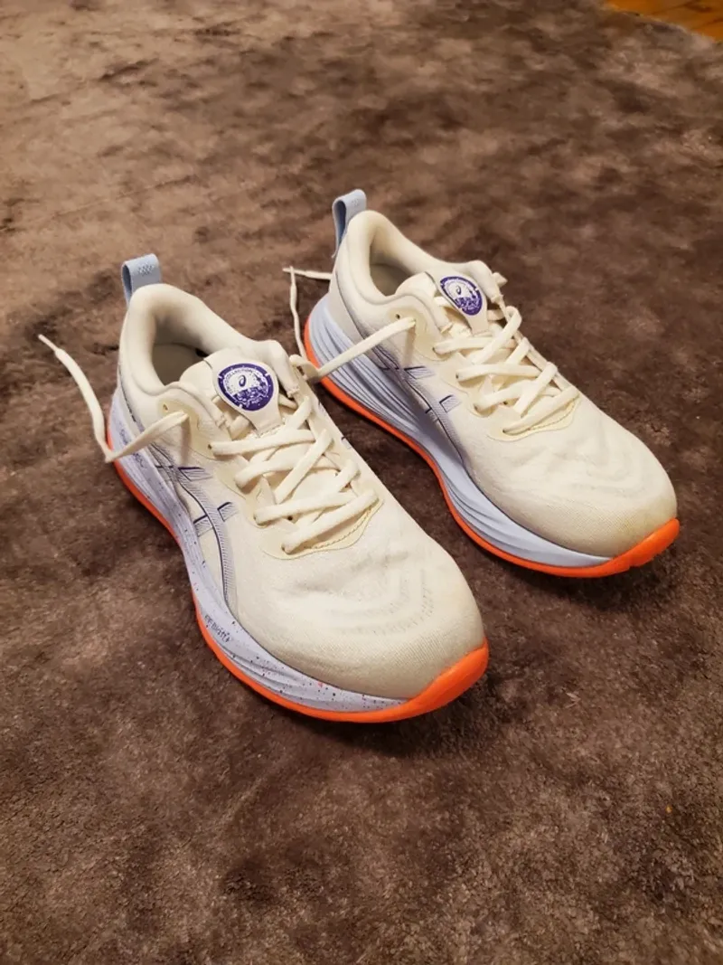 Used Asics Gel-Cumulus 27 Tokyo Edition Running Shoes