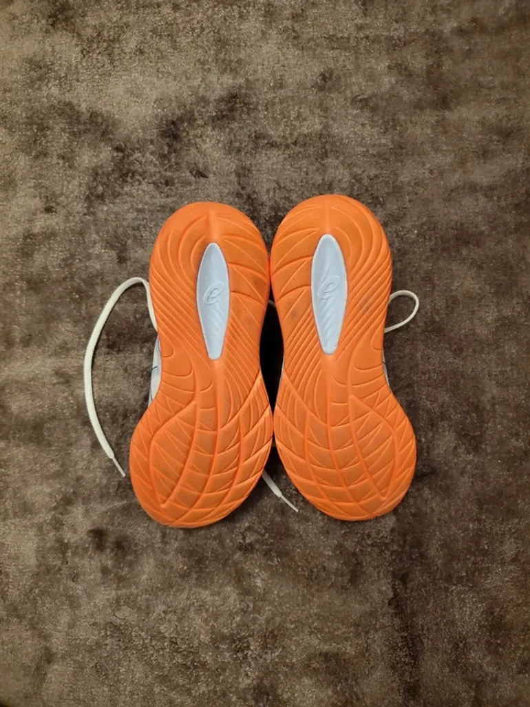 Used Asics Gel-Cumulus 27 Tokyo Edition bike — image 5 of 7