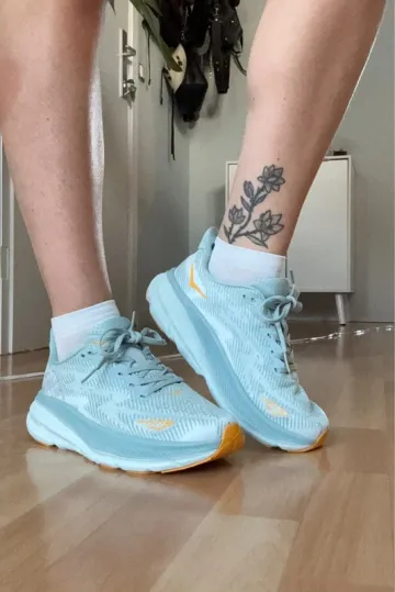 Hoka Clifton 9 bike usato — immagine 1 di 7