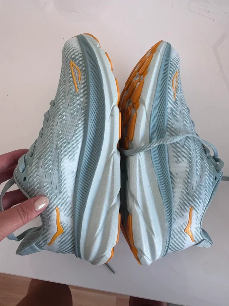 Hoka Clifton 9 bike usato — immagine 3 di 7