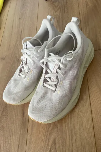 Used Asics Novablast 5 bike — image 2 of 8