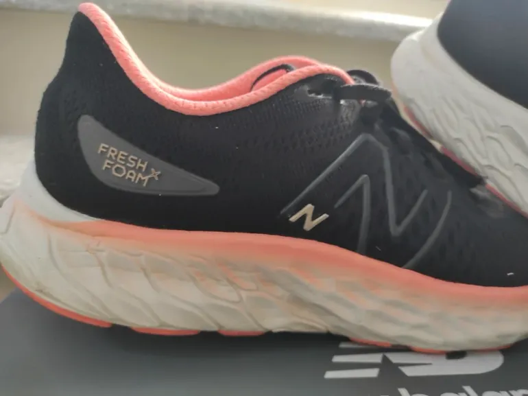 New Balance Fresh Foam Evoz bike d'occasion — image 3 sur 8