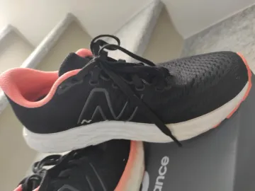 New Balance Fresh Foam Evoz bike d'occasion — image 2 sur 8
