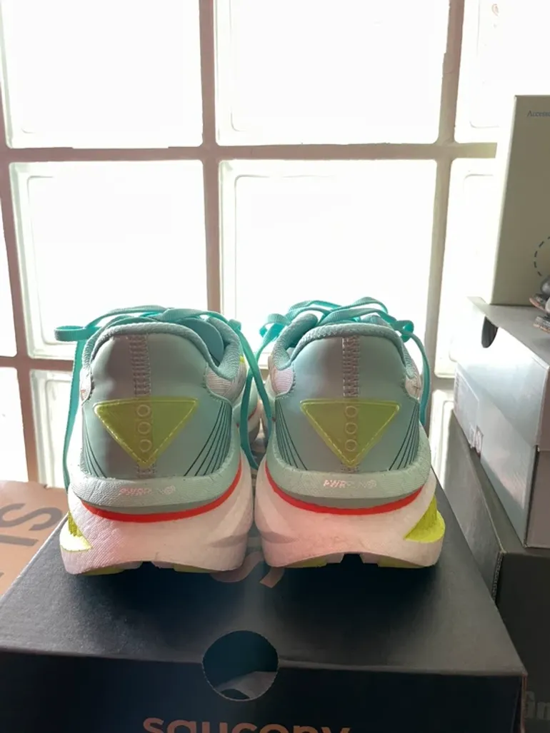 Gebrauchtes Saucony Endorphin Azura bike — Bild 4 von 6