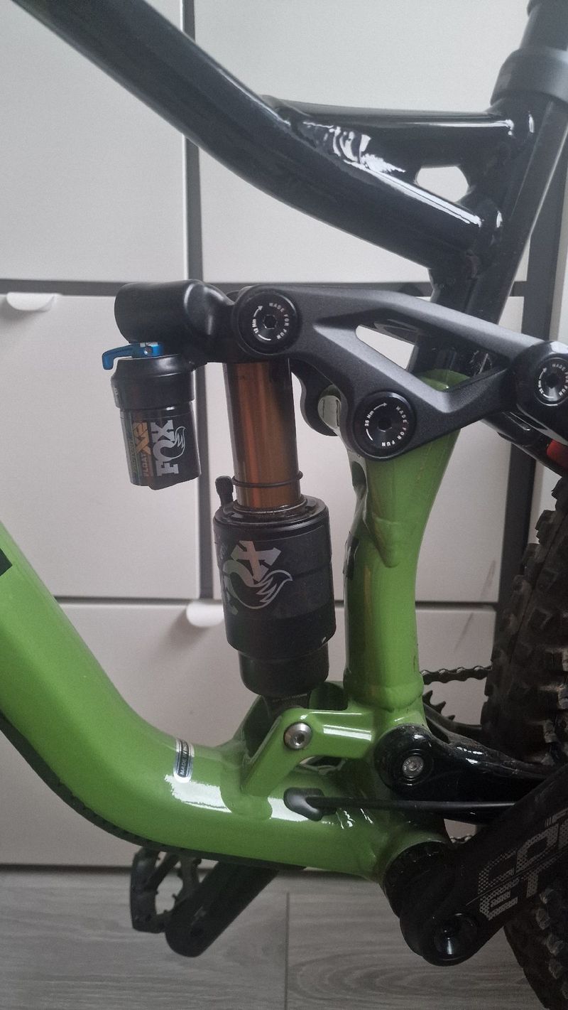 Käytetty Fox Float X2 Factory Air Shock 2023 Rear Suspension