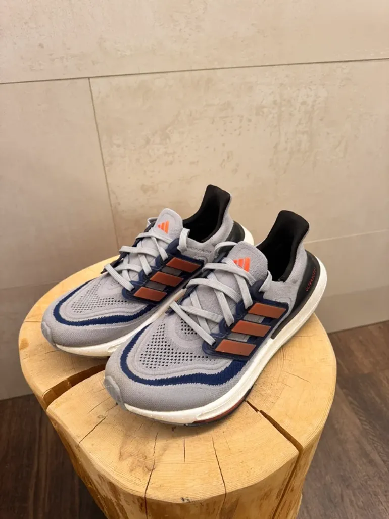 Używany Adidas Ultraboost Light bike — zdjęcie 3 z 7
