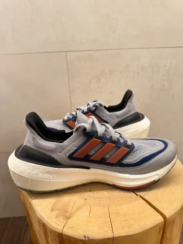 Używany Adidas Ultraboost Light bike — zdjęcie 2 z 7