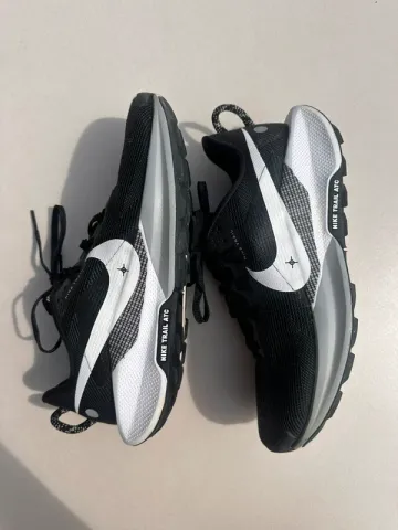 Pegasus Trail 5 Running Shoes de segunda mano