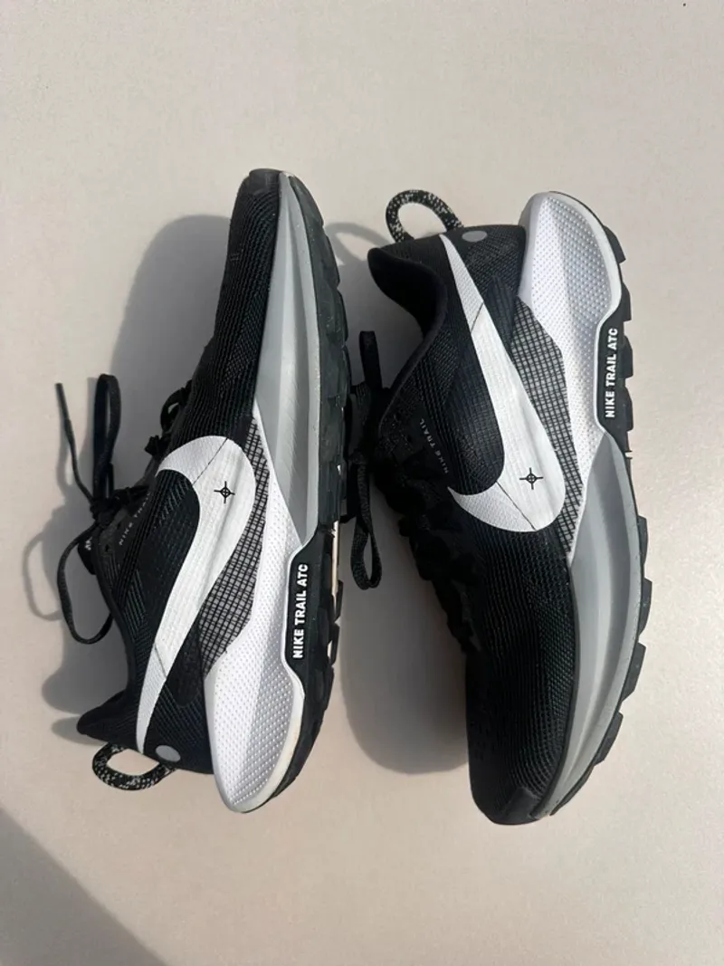 Used Pegasus Trail 5 Running Shoes