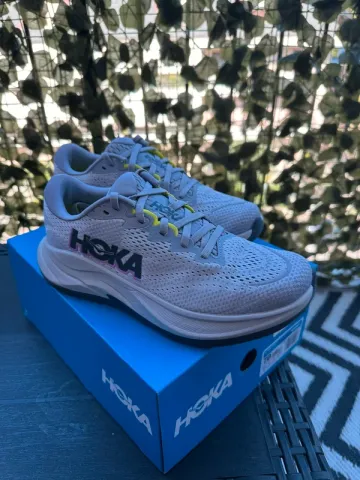 Hoka Rincon 4 bike d'occasion — image 1 sur 9