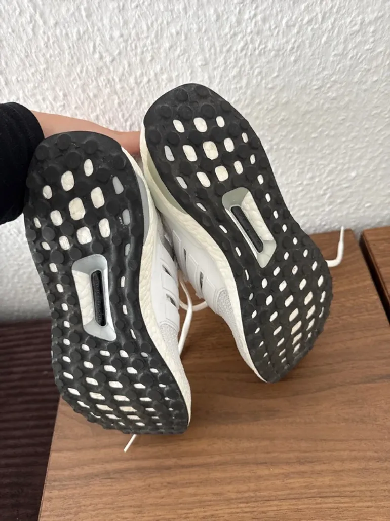 Käytetty Adidas Ultraboost bike — kuva 5 / 5