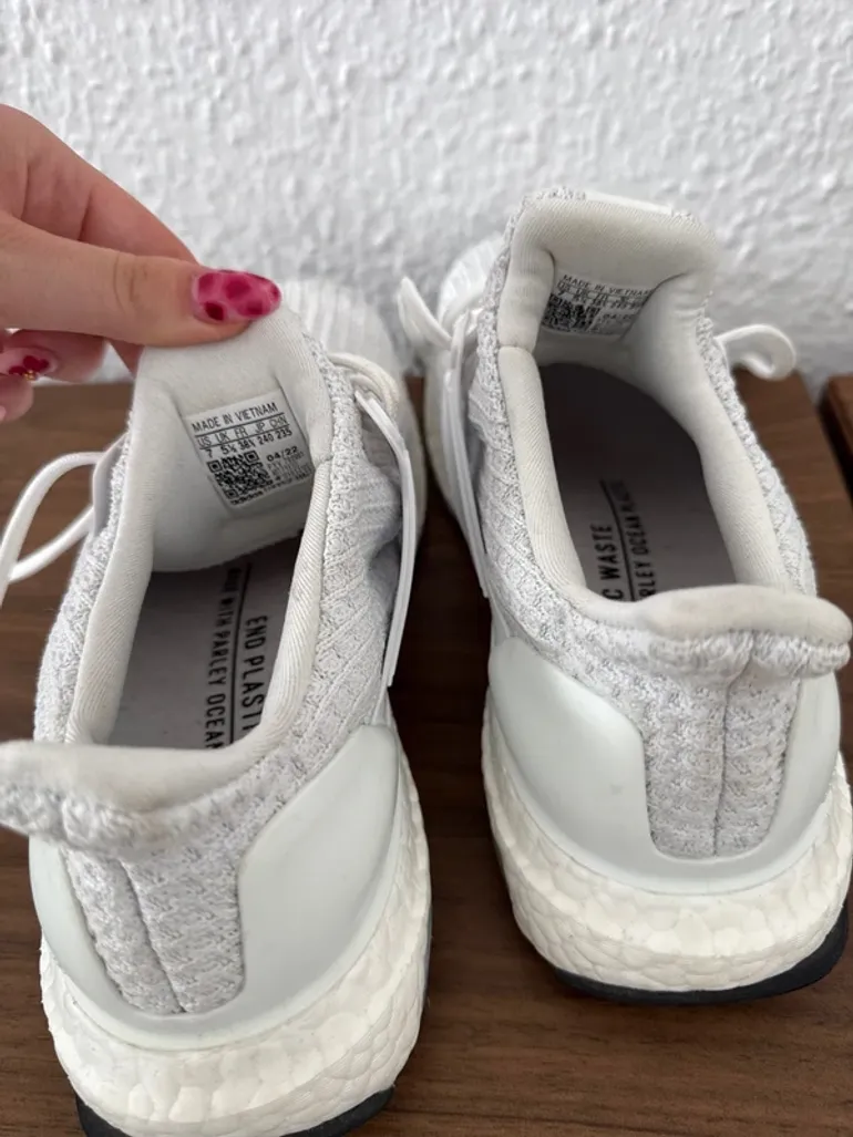 Käytetty Adidas Ultraboost bike — kuva 4 / 5