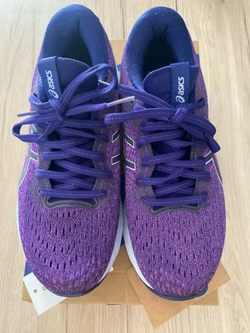 Used Asics Gel Nimbus 24 Running Shoes