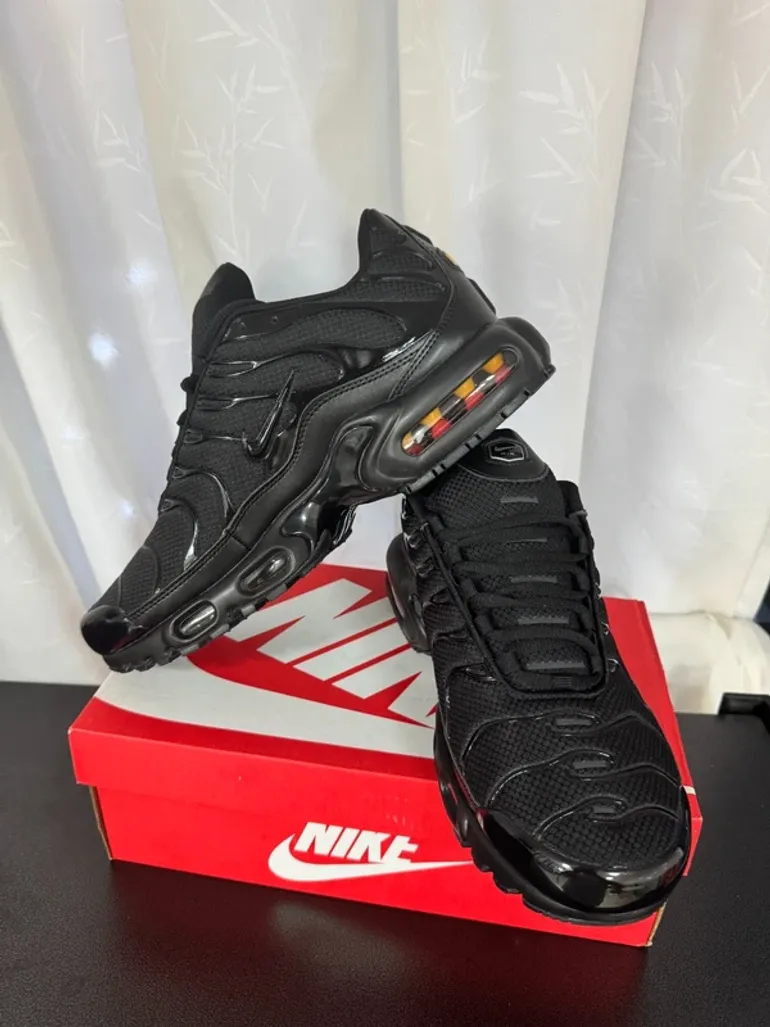 Used Nike Air Max Plus TN bike — image 3 of 6