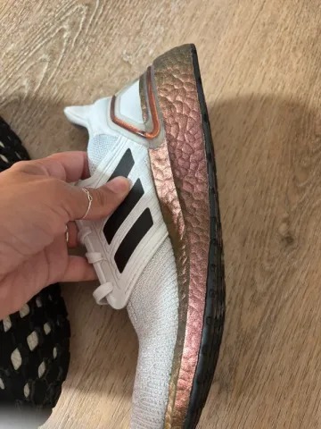 Použité Adidas Sneakers weis mit Glitzer und bunter Sohle bike — obrázek 5 z 9