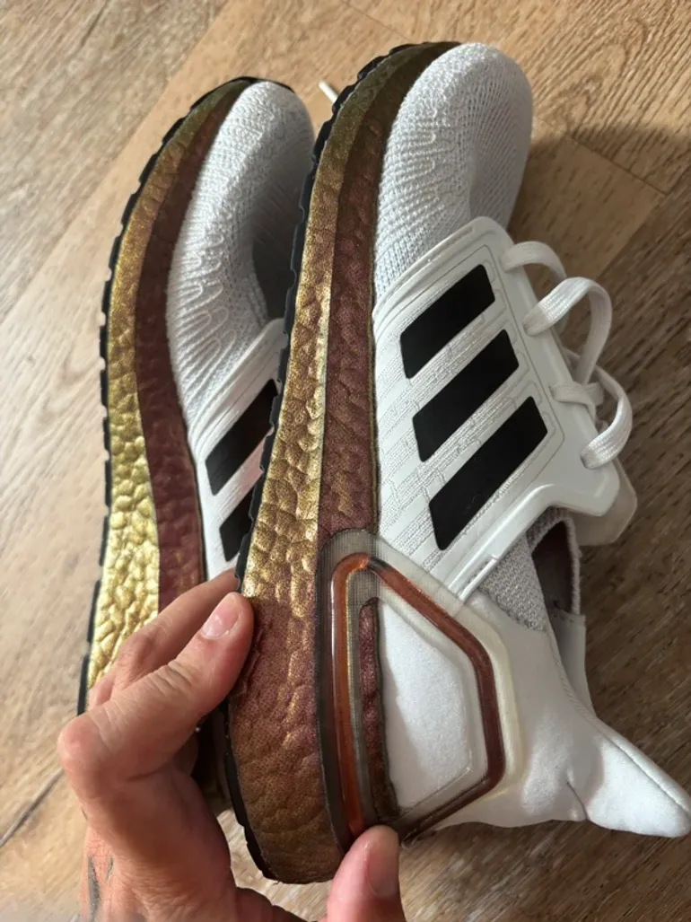Použité Adidas Sneakers weis mit Glitzer und bunter Sohle bike — obrázek 2 z 9