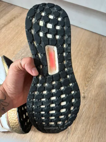 Použité Adidas Sneakers weis mit Glitzer und bunter Sohle bike — obrázek 4 z 9