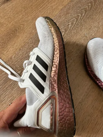 Použité Adidas Sneakers weis mit Glitzer und bunter Sohle bike — obrázek 6 z 9
