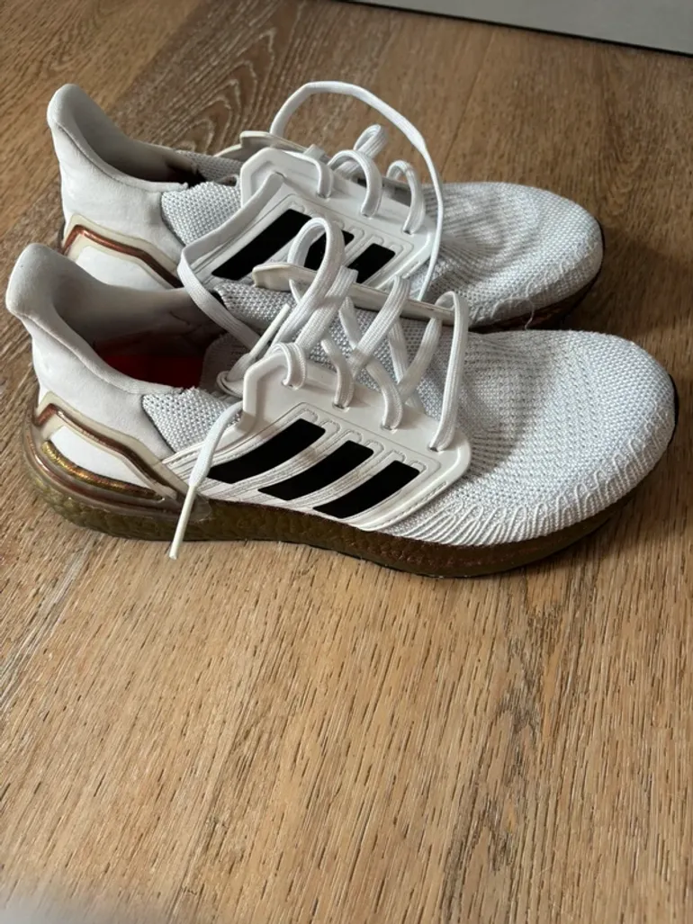 Použité Adidas Sneakers weis mit Glitzer und bunter Sohle bike — obrázek 7 z 9