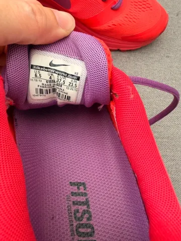 Použité Nike special edition running shoes bike — obrázek 3 z 3
