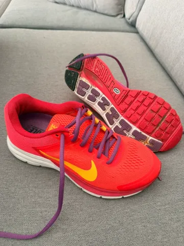Použité Nike special edition running shoes bike — obrázek 2 z 3
