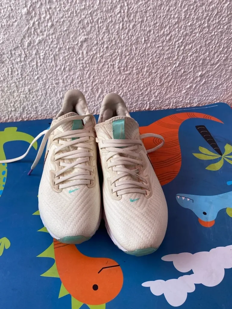 Used Nike React Infinity Run Flyknit 3 bike — image 2 of 5