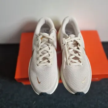 Used Nike Sneakers bike — image 2 of 4