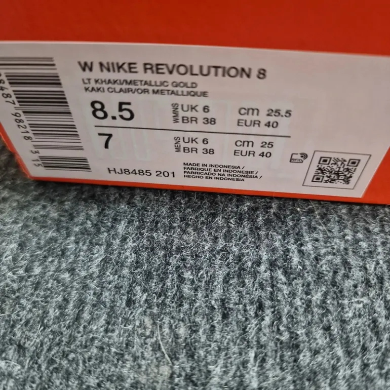 Used Nike Sneakers bike — image 4 of 4
