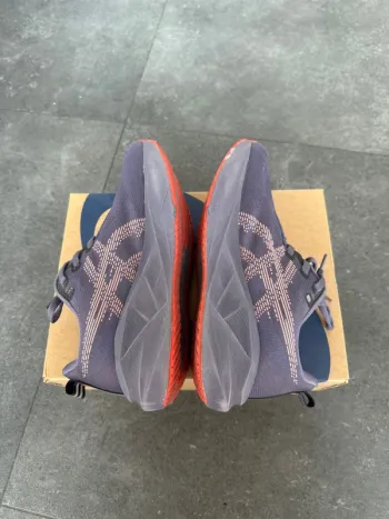 Used Asics Novablast 5 bike — image 5 of 7