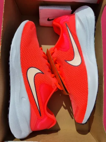 Used Nike Revolution 7 bike — image 1 of 12