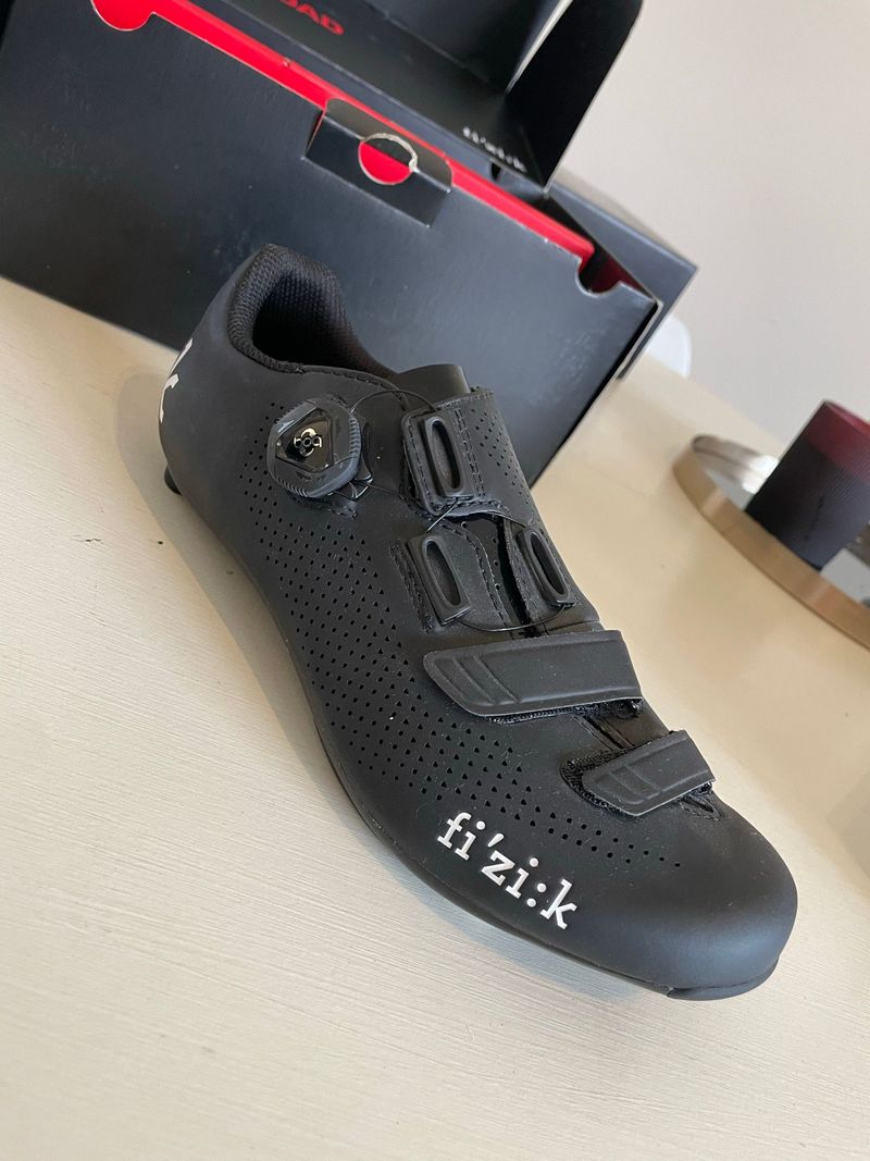 Used Fizik R4 Cycling Shoes