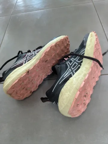 Used Asics Trailrunning Shoes bike — image 3 of 6