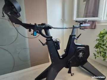 Używany Tacx Neo Smart Bike 2023 Cycling Accessories
