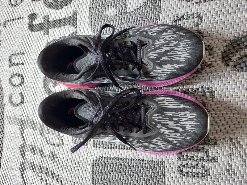 Used Asics Novablast 3 Running Shoes