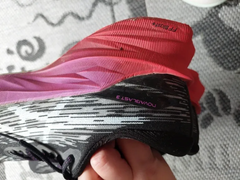 Gebrauchtes Asics Novablast 3 bike — Bild 3 von 4