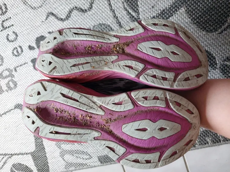 Gebrauchtes Asics Novablast 3 bike — Bild 2 von 4