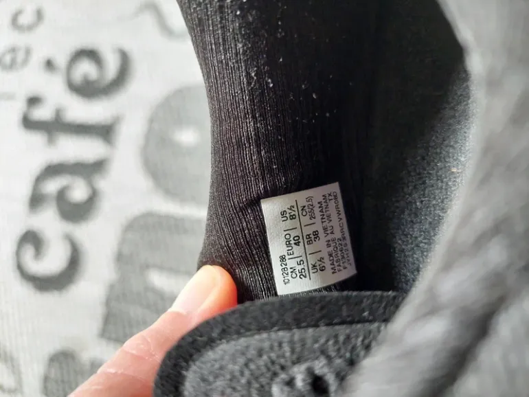 Gebrauchtes Asics Novablast 3 bike — Bild 4 von 4