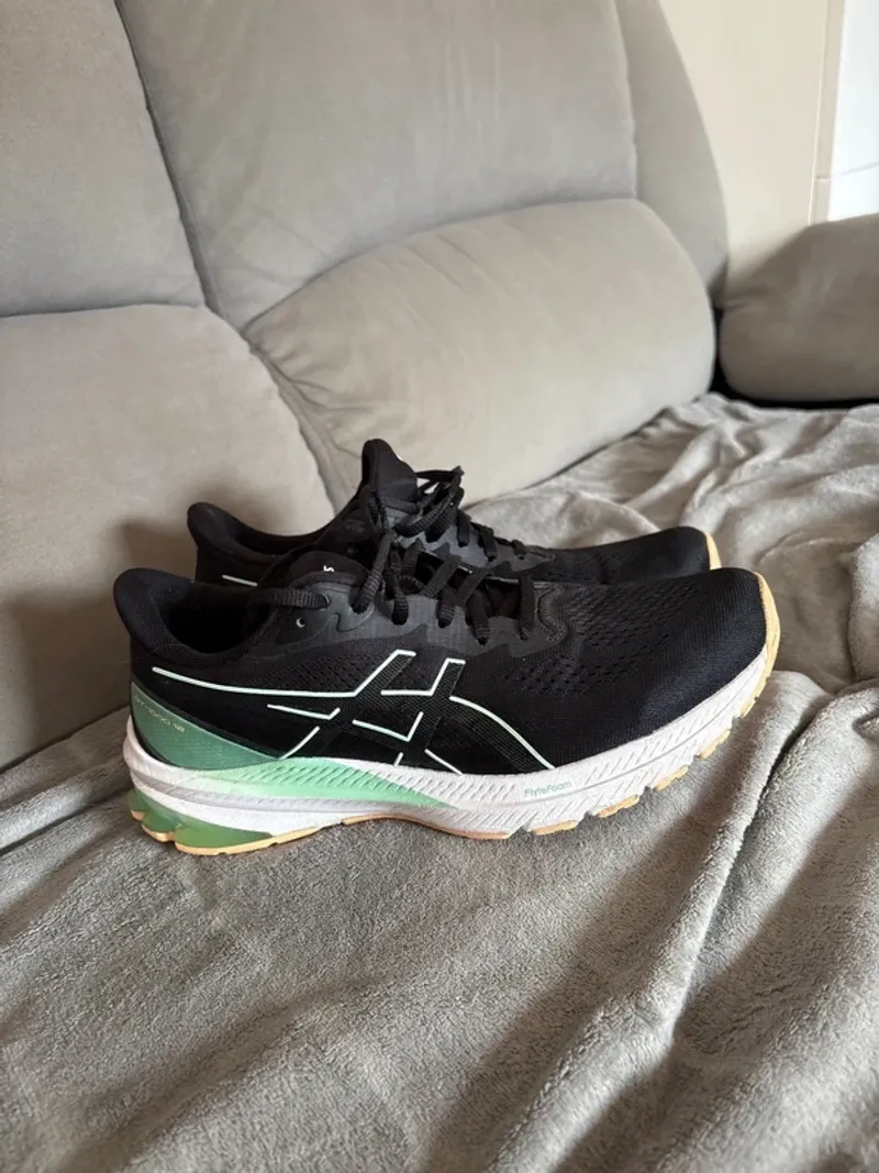 Used Asics Running Shoes Running Shoes