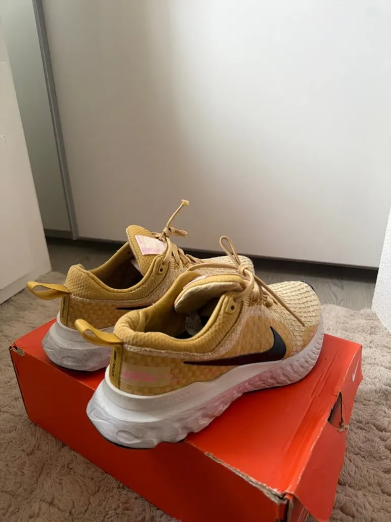 Used Nike React Infinity Run FK 3 bike — image 5 of 5