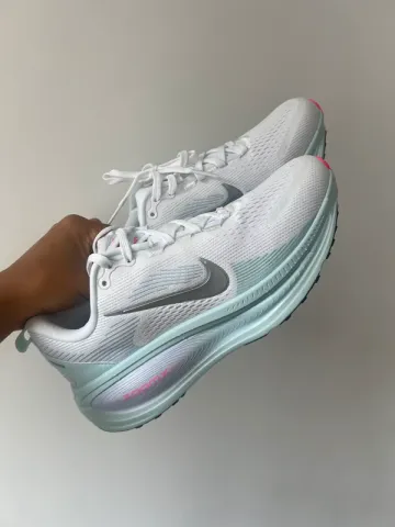 Gebrauchtes Nike Vomero 18 Running Shoes