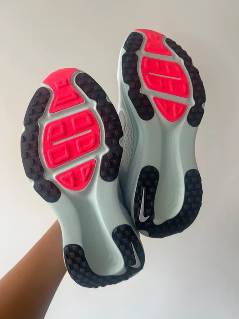 Used Nike Vomero 18 bike — image 5 of 5