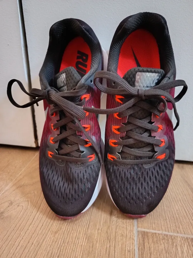 Used Rose Nike Running Baskets bike — image 2 of 7
