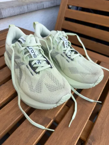 Używany Asics Novablast 5 Running Shoes