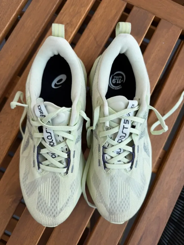 Asics Novablast 5 bike d'occasion — image 2 sur 4