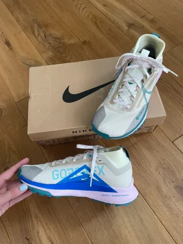 Used Pegasus React Trail 4 Gore Tex Running Shoes